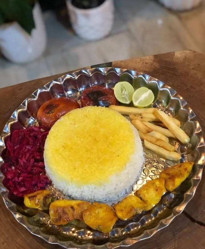 کافه رستوران باغ بهار در قائمشهر