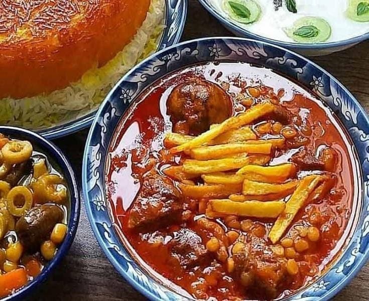 طباخی و دیزی سرای عمو حمزه در ملایر
