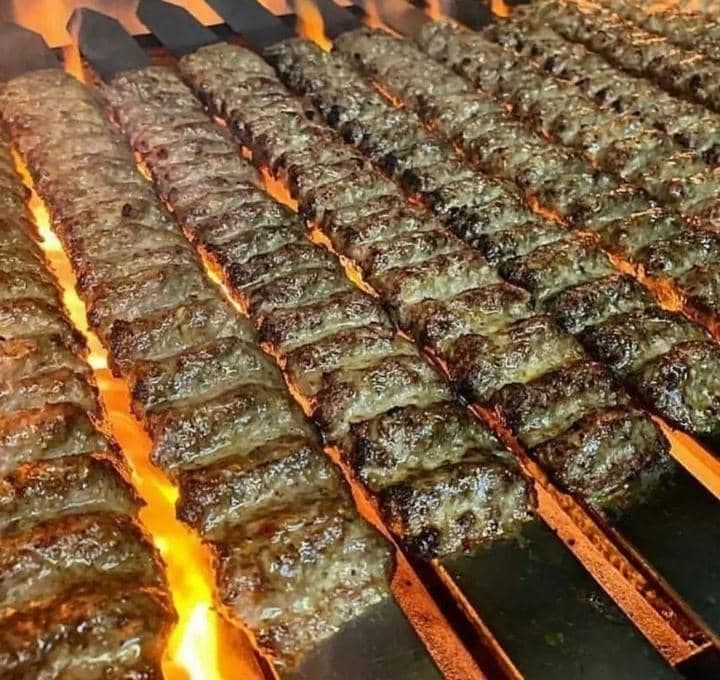 کافه سنتی و رستوران دلشدگان در شهرضا اصفهان