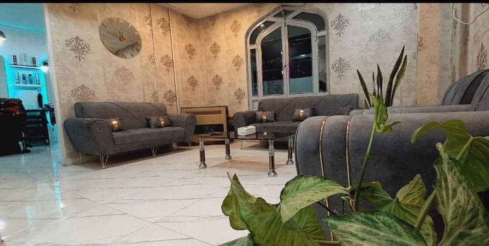 سالن زیبایی vip مردانه سیاه سفید در ملایر