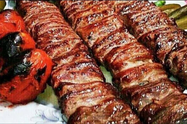 رستوران و بیرون بر تک در بوئین‌ زهرا قزوین