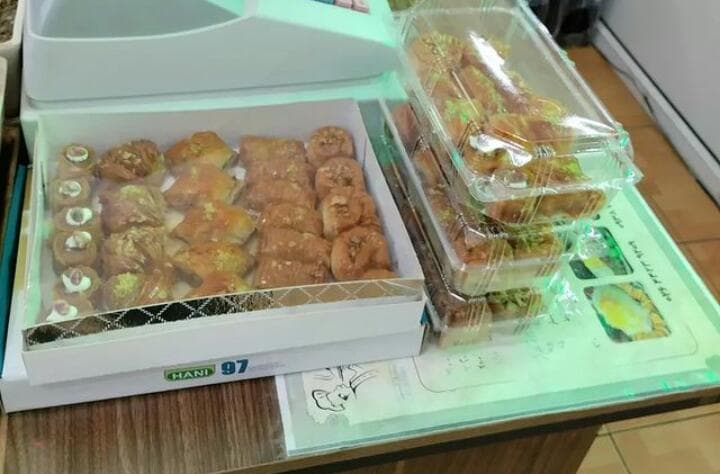 رستوران و بیرون بر تبریزی در هشتگرد قدیم