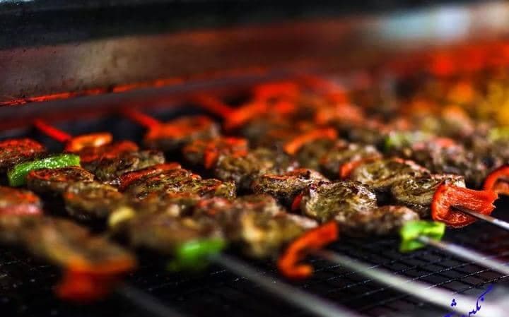 رستوران فست فود چایخانه سنتی نگین شهر فارسان در چهارمحال بختیاری