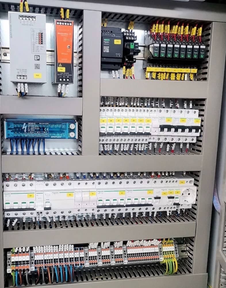 برق صنعتی و نصب دستگاه های صنعتی تکنو پاور در سراب آذربایجان شرقی