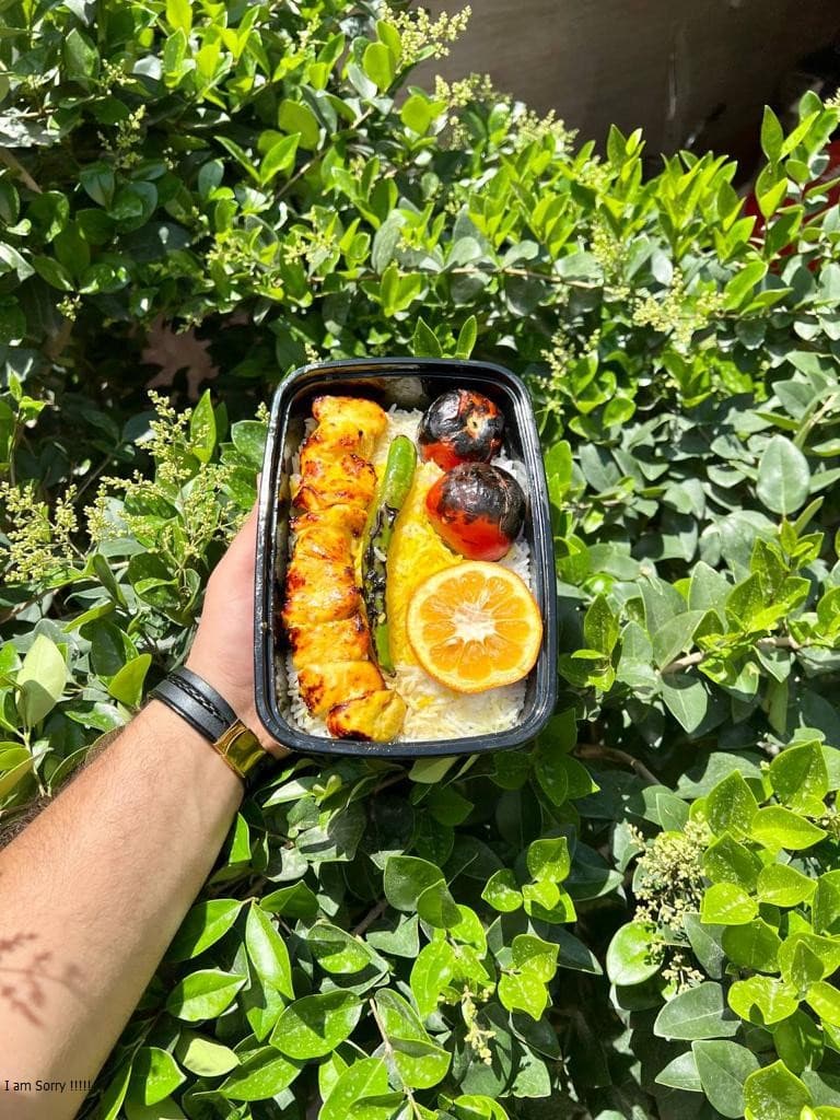 تهیه غذای ارغوان تالش در تالش