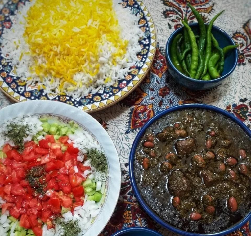 طباخی و دیزی سرای عمو حمزه در ملایر