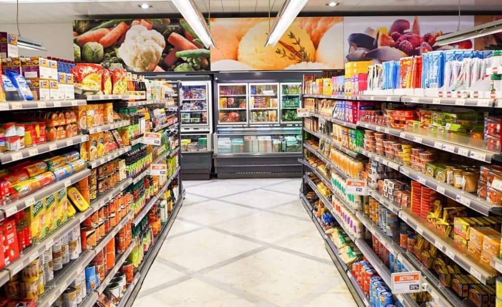 فروشگاه مواد غذایی ایرانی و خارجی و شکلات و قهوه شکلات مارکت در قشم