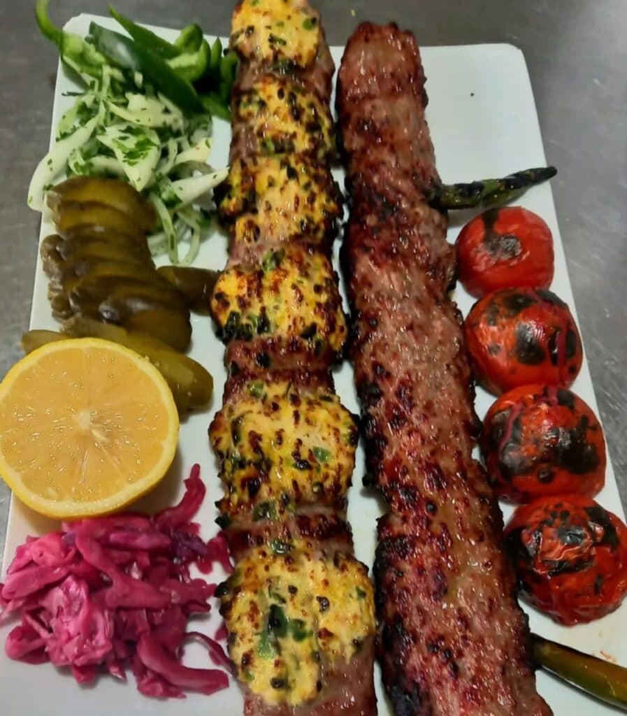 کافه رستوران و کافه گیم آرمین در اهواز