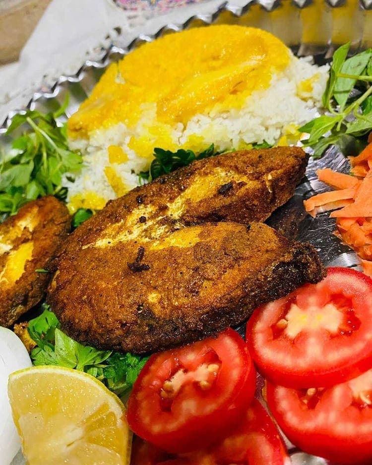 رستوران و سفره خانه گیلار در سیرجان