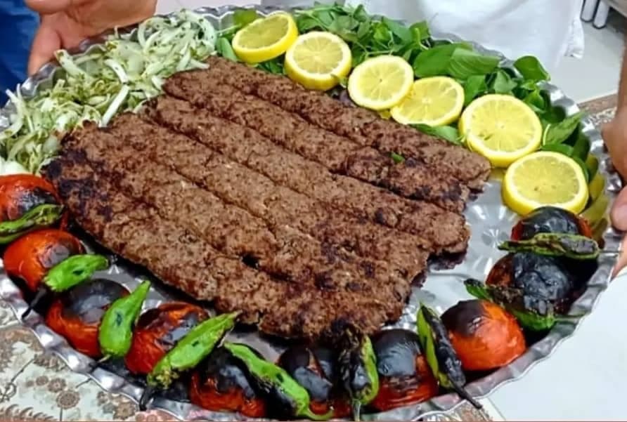 کباب ساطوری بناب ستارخان در الیگودرز