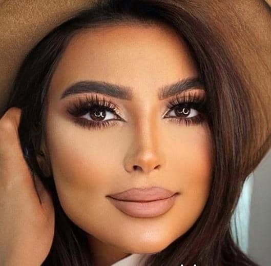 آکادمی مراقبت زیبایی و سالن تخصصی آرایشگری سیژن در مشهد