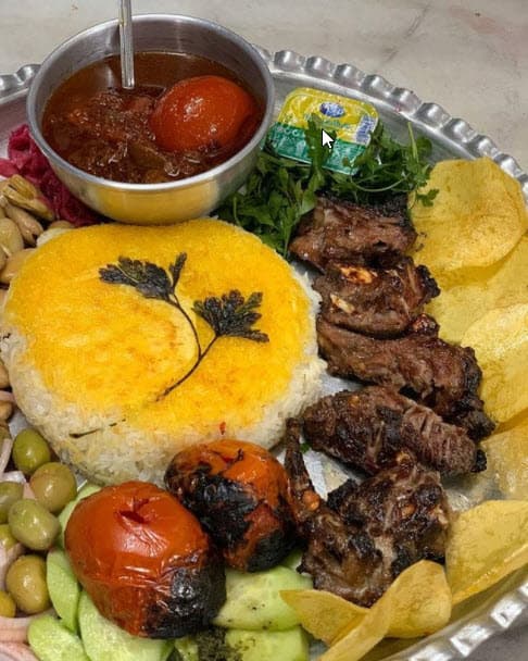 سفره خانه و بیرون بر انار در کرمان