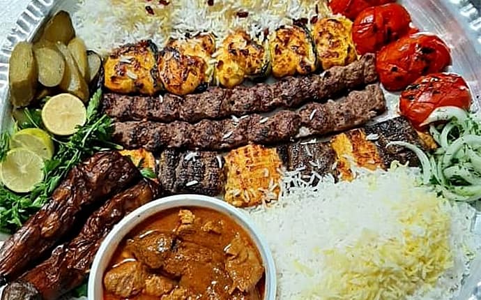 سفره خانه و بیرون بر انار در کرمان