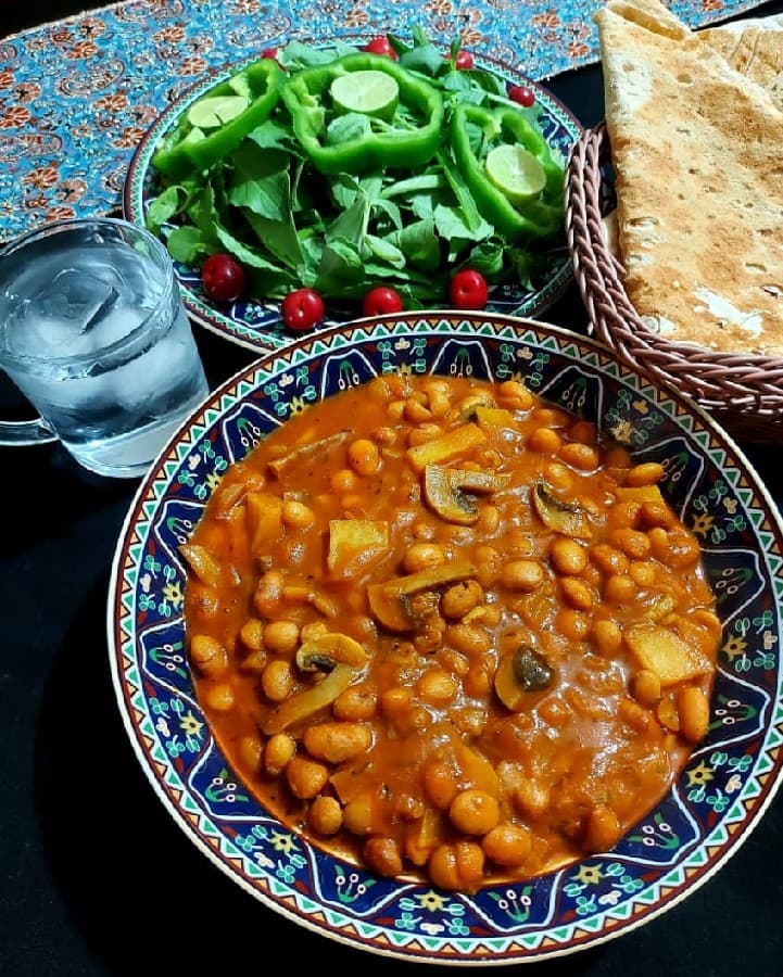 سفره خانه سنتی کافه کلبه در کرمانشاه