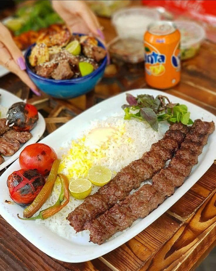کبابی کاکو کباب در کرمان