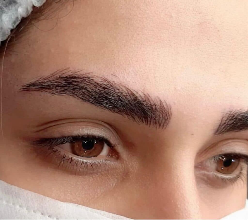 آموزش و خدمات آرایش دائم و میکروبلیدینگ حدیثه سام دلیری در چالوس