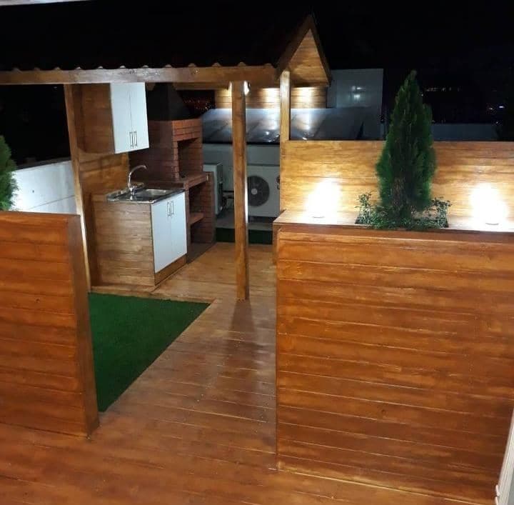 طراحی و ساخت کلبه آلاچیق چوبی چناران در تهران