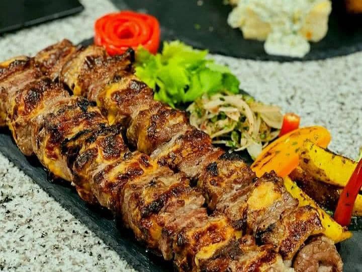 رستوران لقمه طلا در الیگودرز