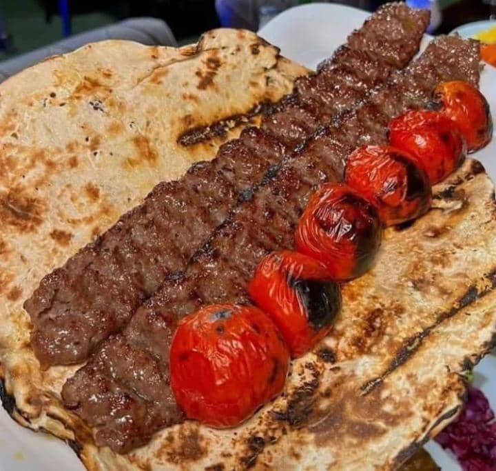 نان داغ و کباب داغ هورامان در کرمانشاه