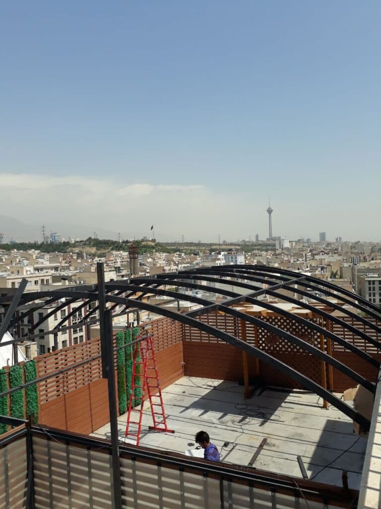 طراحی و ساخت کلبه آلاچیق چوبی چناران در تهران