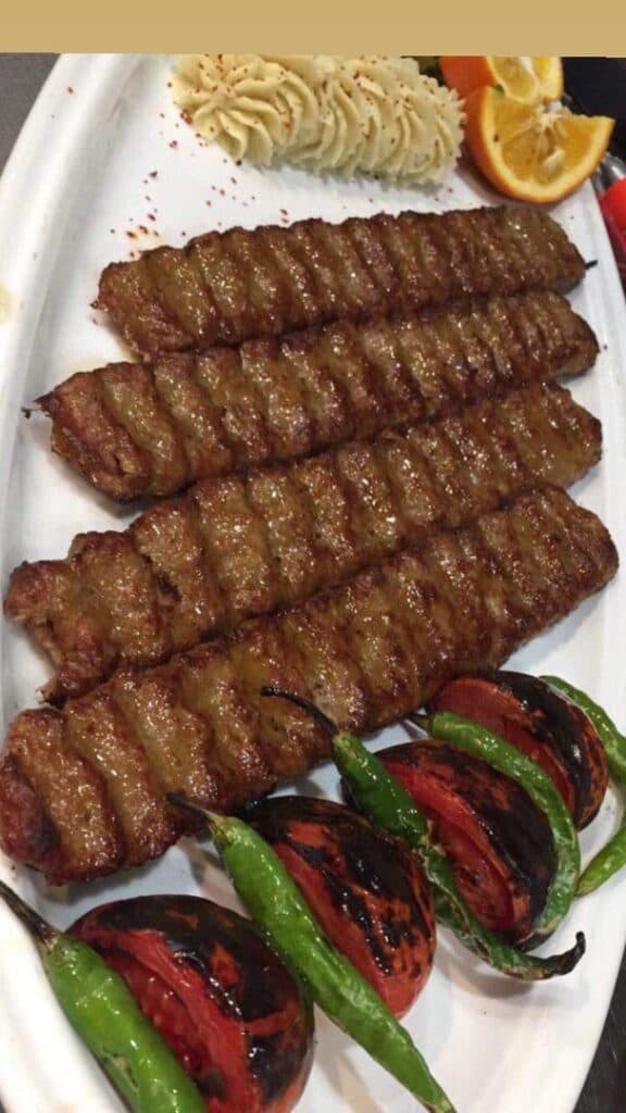 رستوران ممتاز کردستان در قشم
