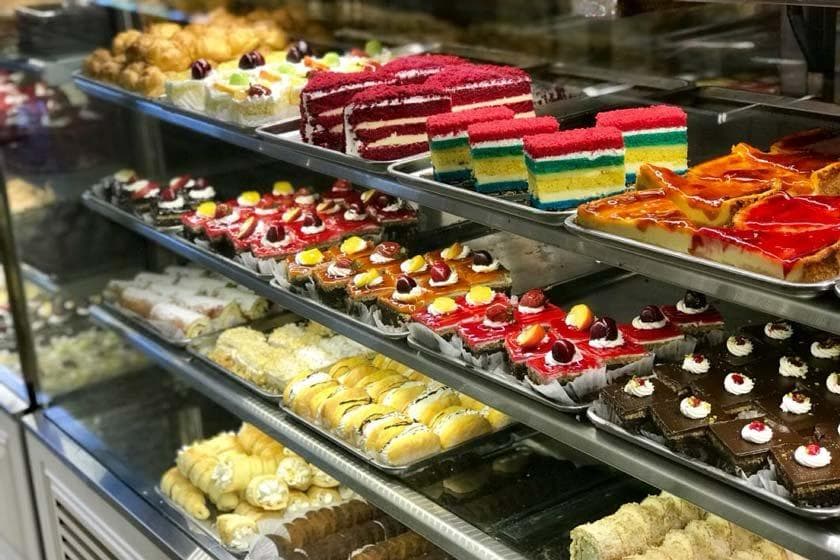 کیک و شیرینی خان بابا در مشهد