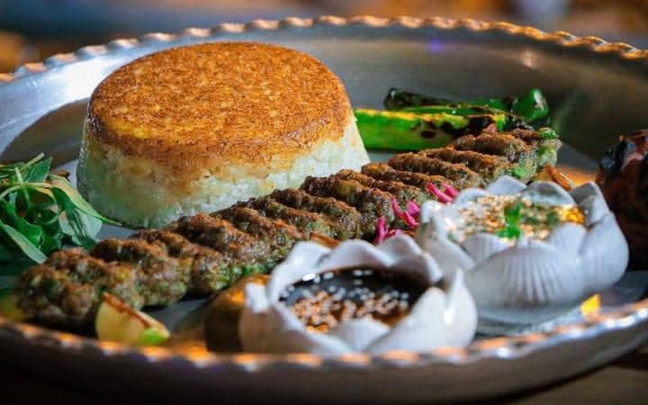 کافه رستوران شمس العماره در بجنورد