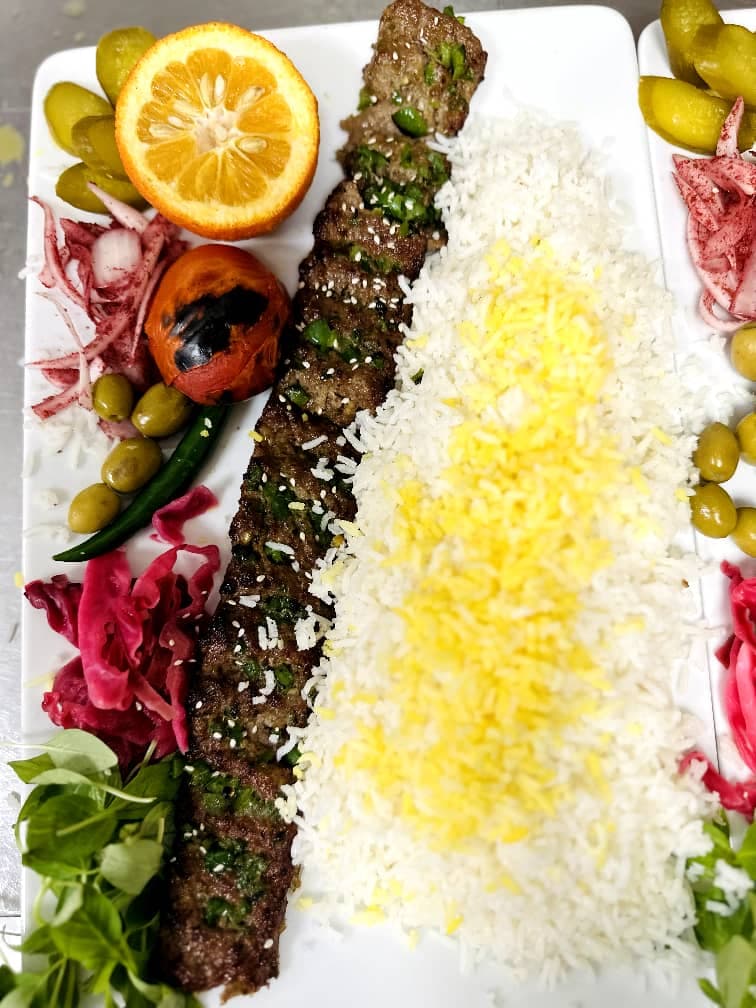 باغ رستوران سفیر باغ سبز در پاکدشت تهران