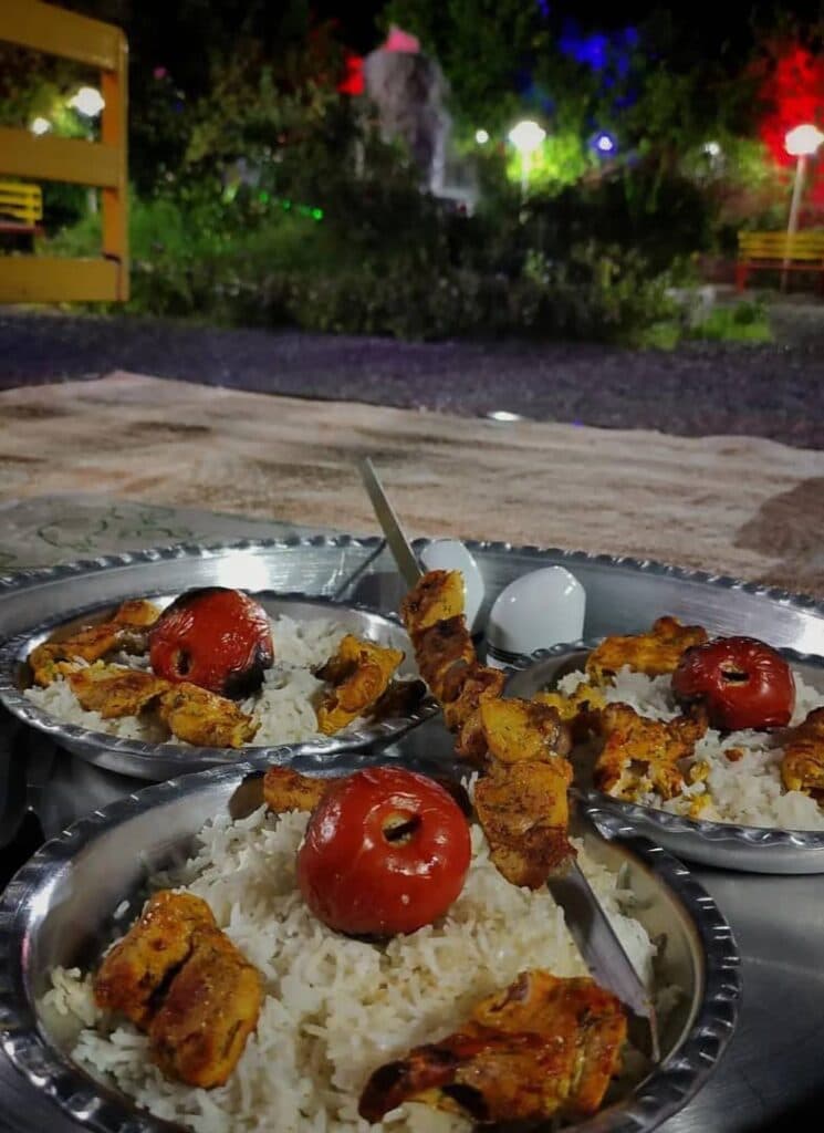 کافه رستوران خانواده در ایرانشهر