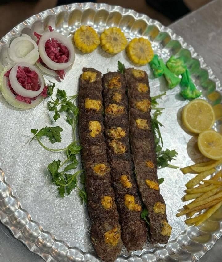کافه رستوران شب نشین در محلات