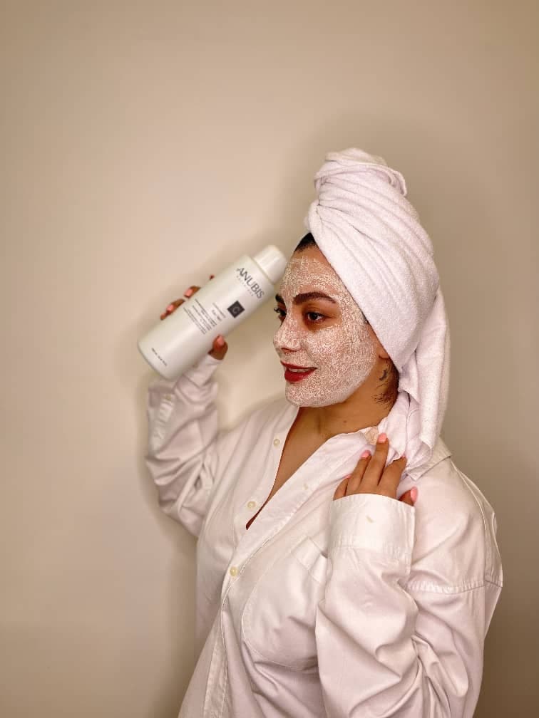 خدمات تخصصی پاکسازی پوست و فیشیال صورت پریوش عربی در سمنان