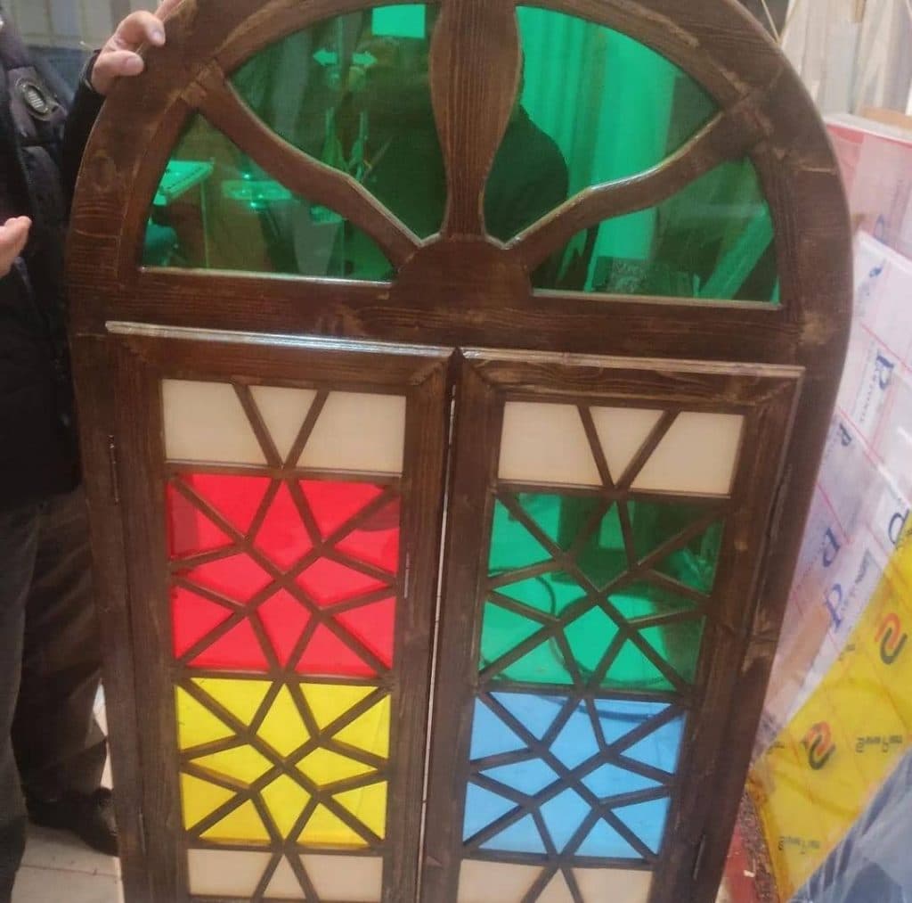 فروشگاه شیشه و طلق چزانی در ملایر
