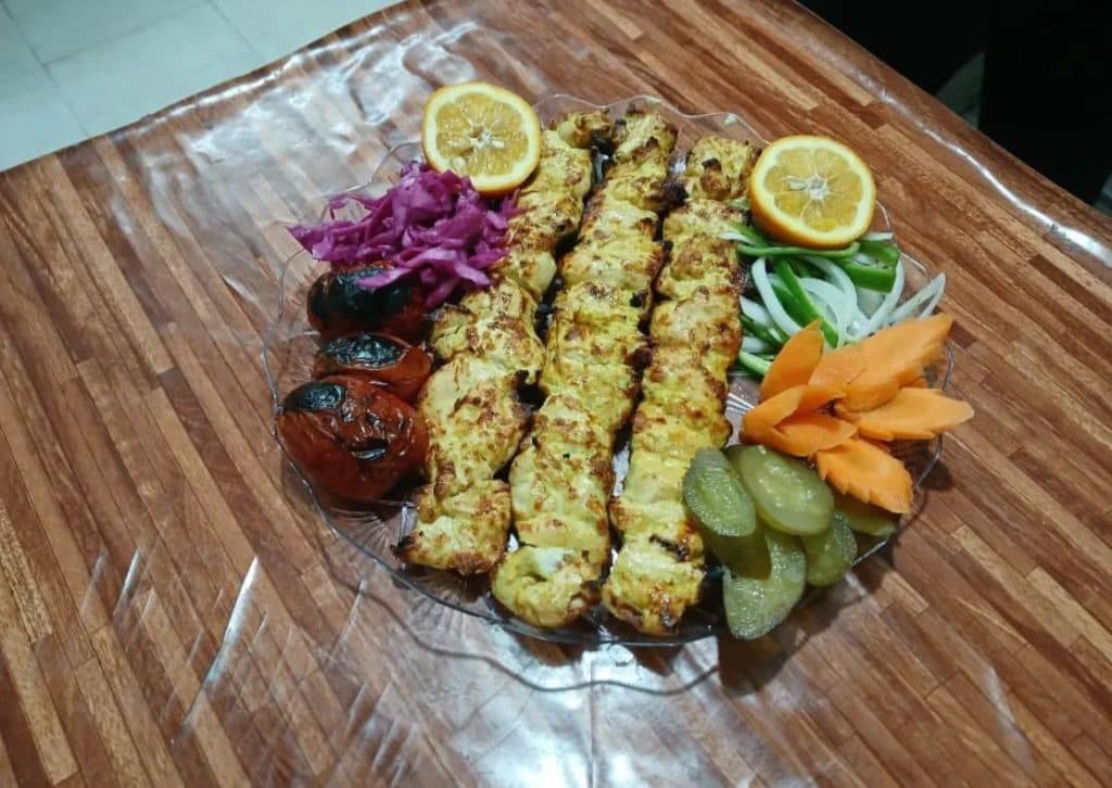 تهیه غذای نارنج در آران و بیدگل