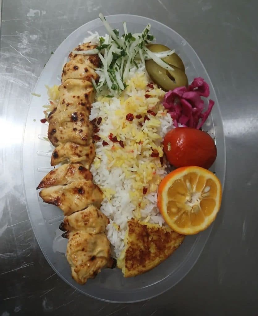تهیه غذای نارنج در آران و بیدگل