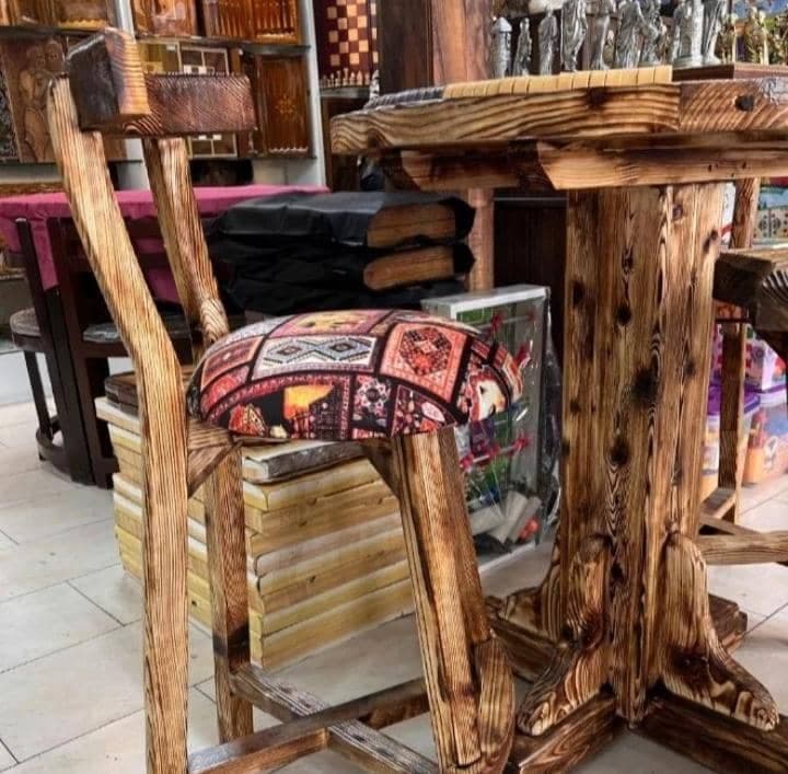 تولید مبلمان چوبی سنتی ایرانیان در بیرجند
