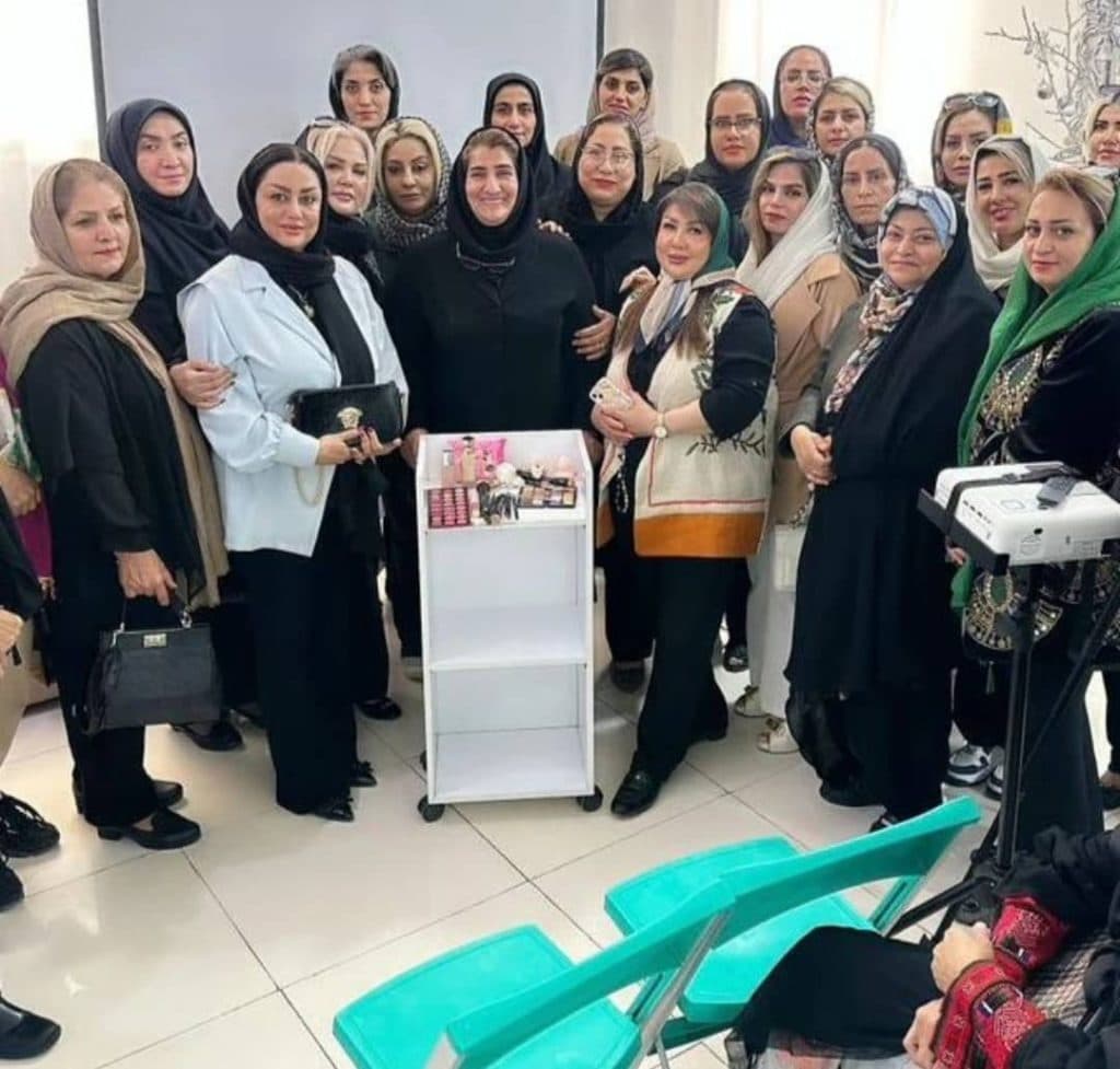 آموزشگاه و سالن زیبایی محبوبه فارغی در زاهدان