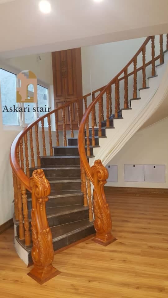پله و نرده چوبی عسکری یزد