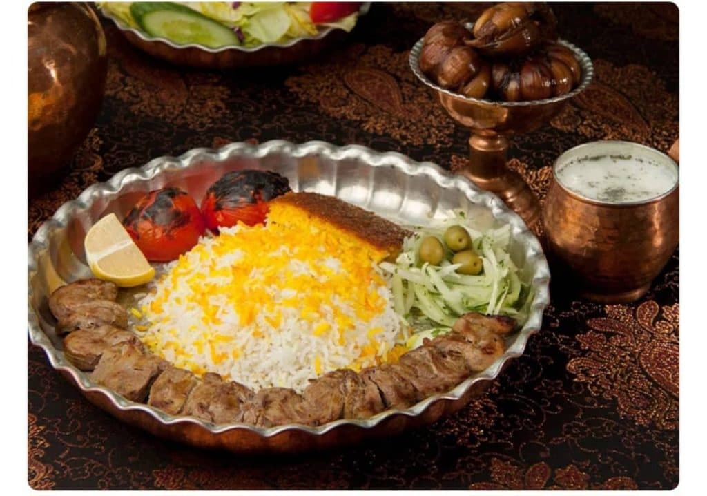 رستوران حسین عمو غلی در سردرود