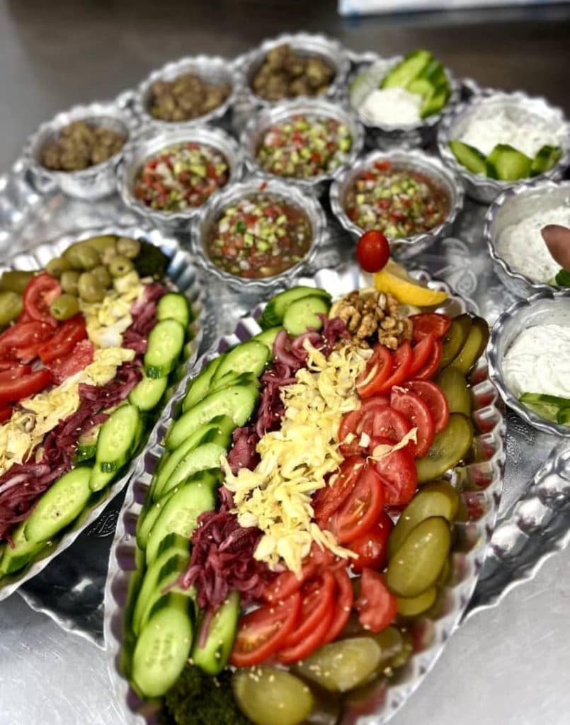 کافه رستوران پلاتیم در زوات غرب چالوس