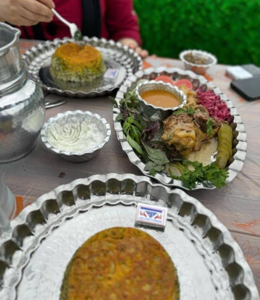 کافه رستوران پلاتیم در زوات غرب چالوس