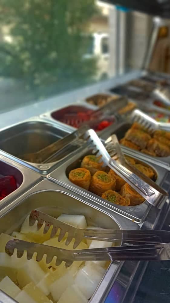 آبمیوه و بستنی اسکیمو در تبریز