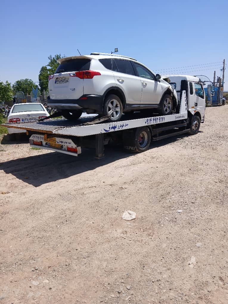 امداد خودرو و یدک کش حسین پور در مرند