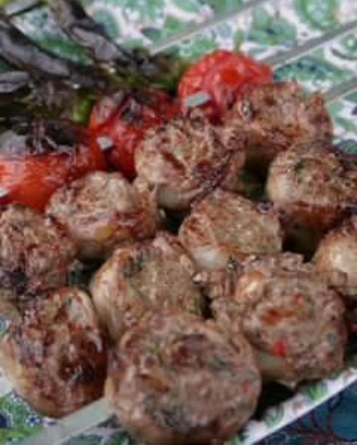 کبابسرای تی نان تی کباب در شهر جدید اندیشه