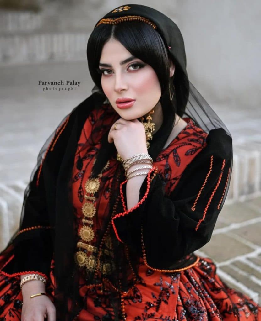 تولیدی لباس محلی لری شاه زنگلی در دهدشت