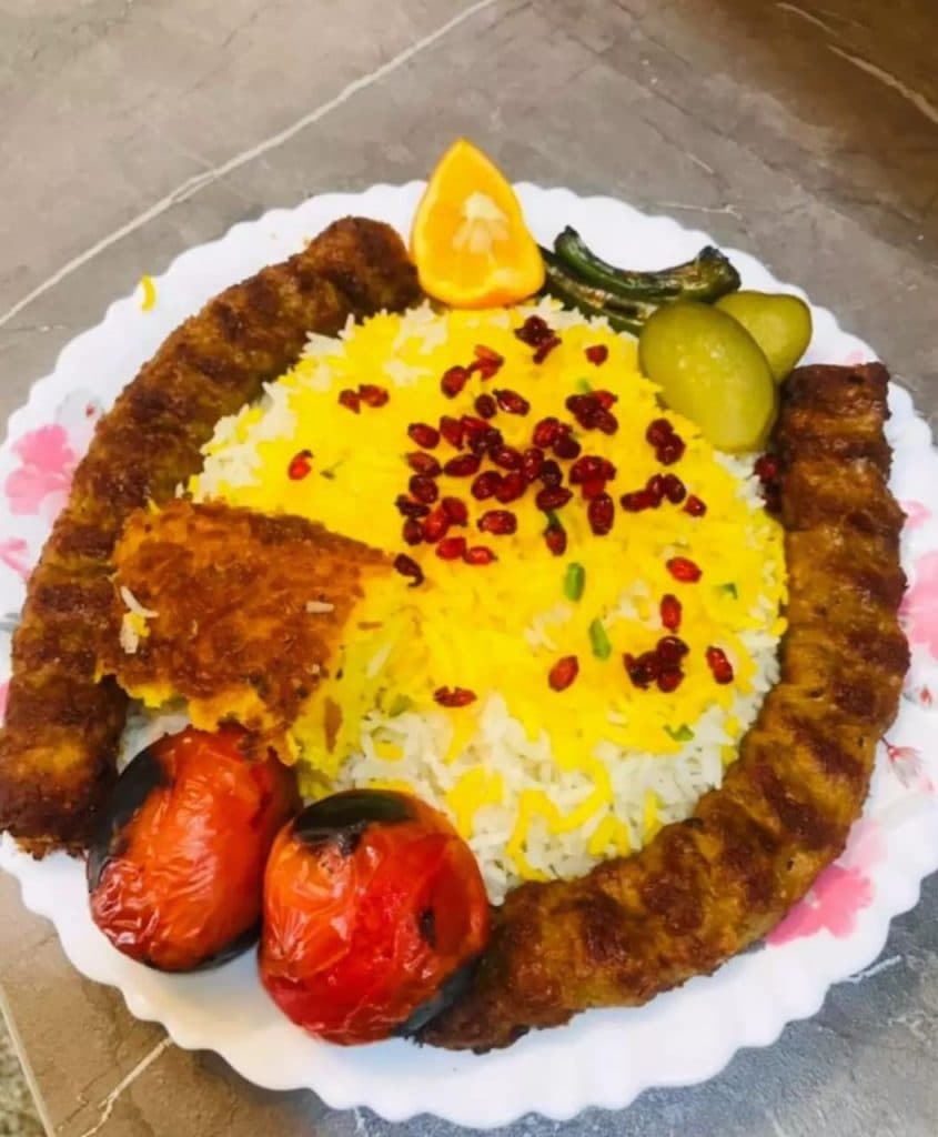 کافه رستوران کارن در قم