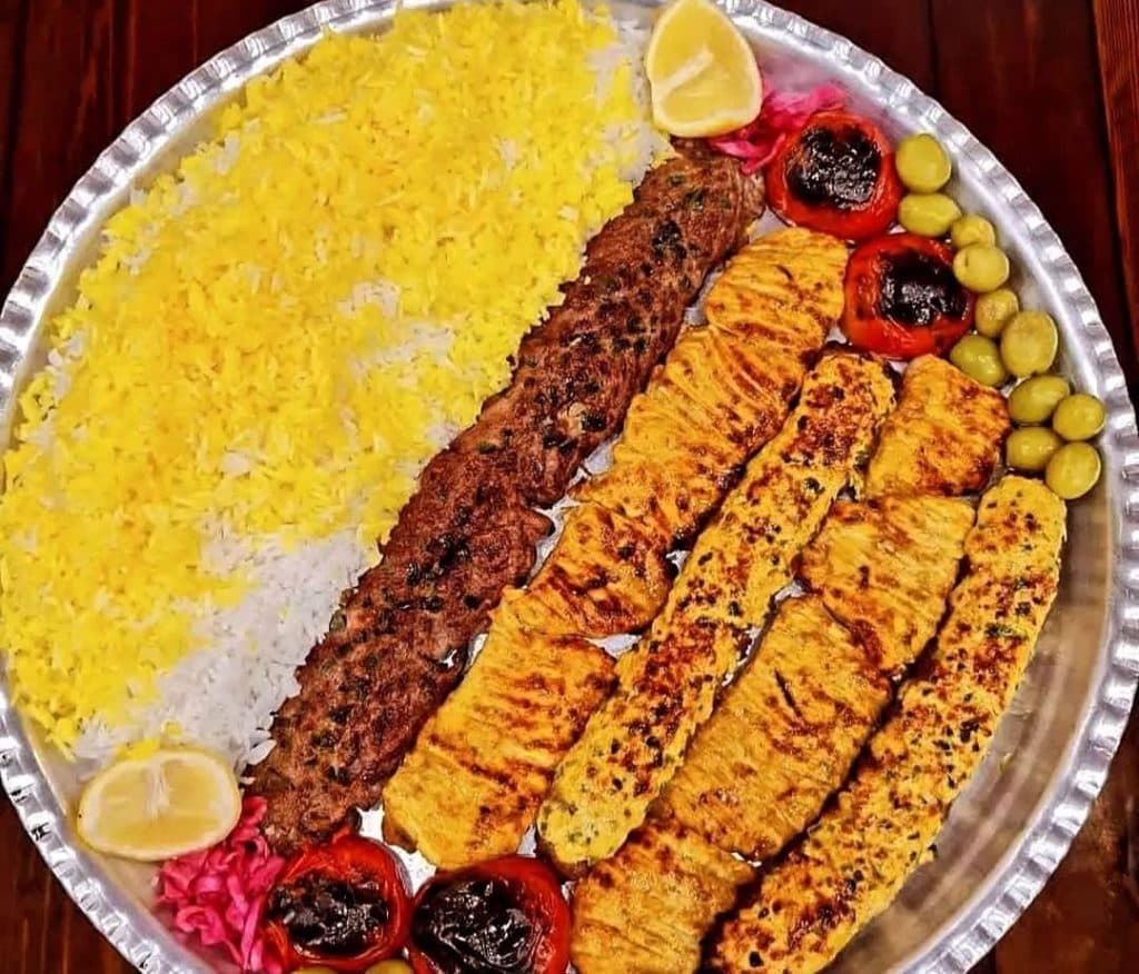 کافه رستوران کارن در قم
