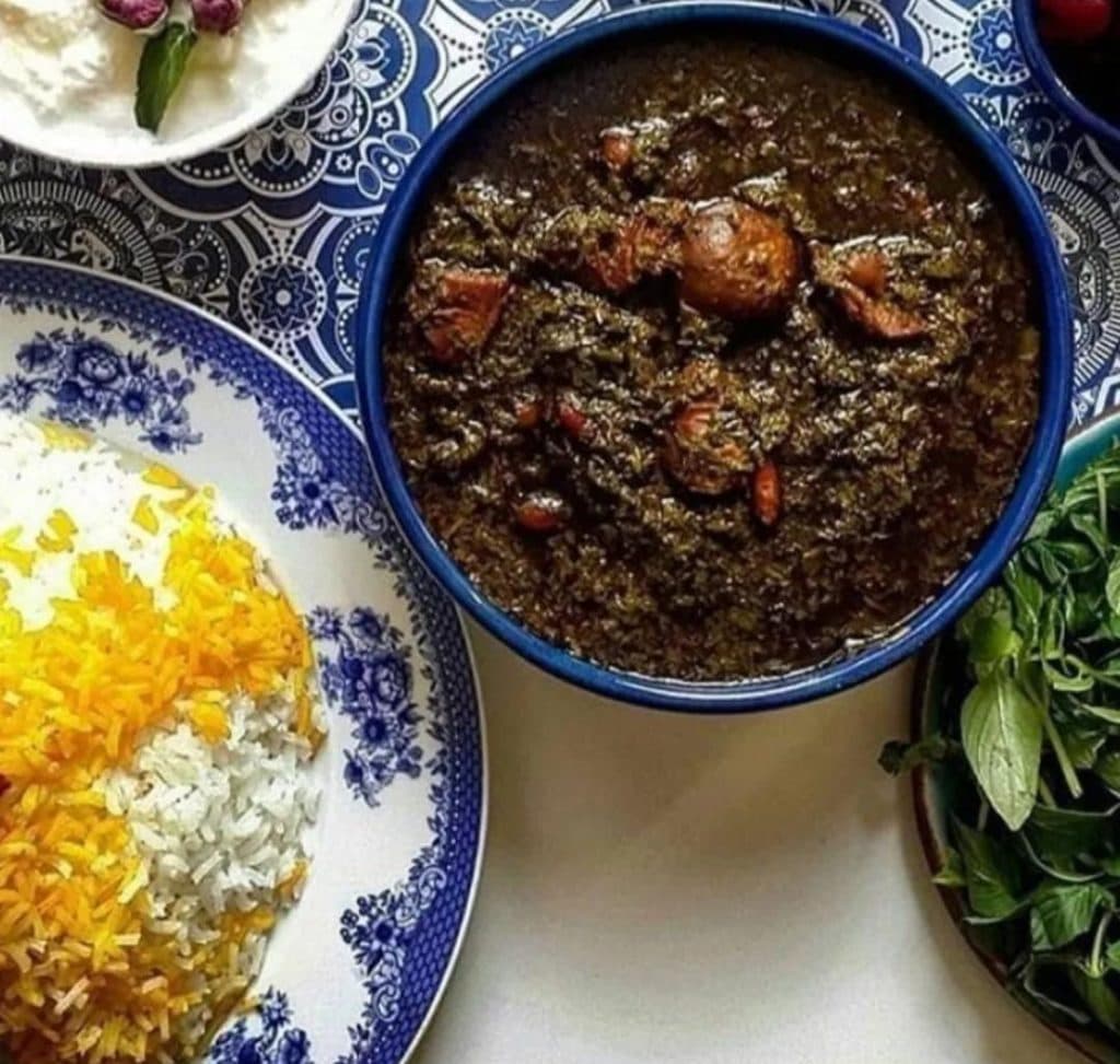 کافه رستوران کارن در قم
