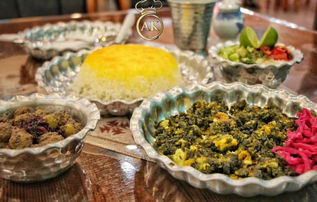 رستوران سنتی آکوله در معلم رشت