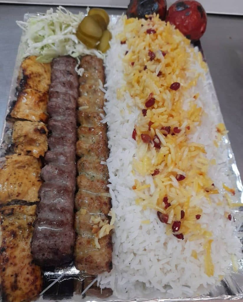 رستوران و سینی سرای کاریزما در یزد