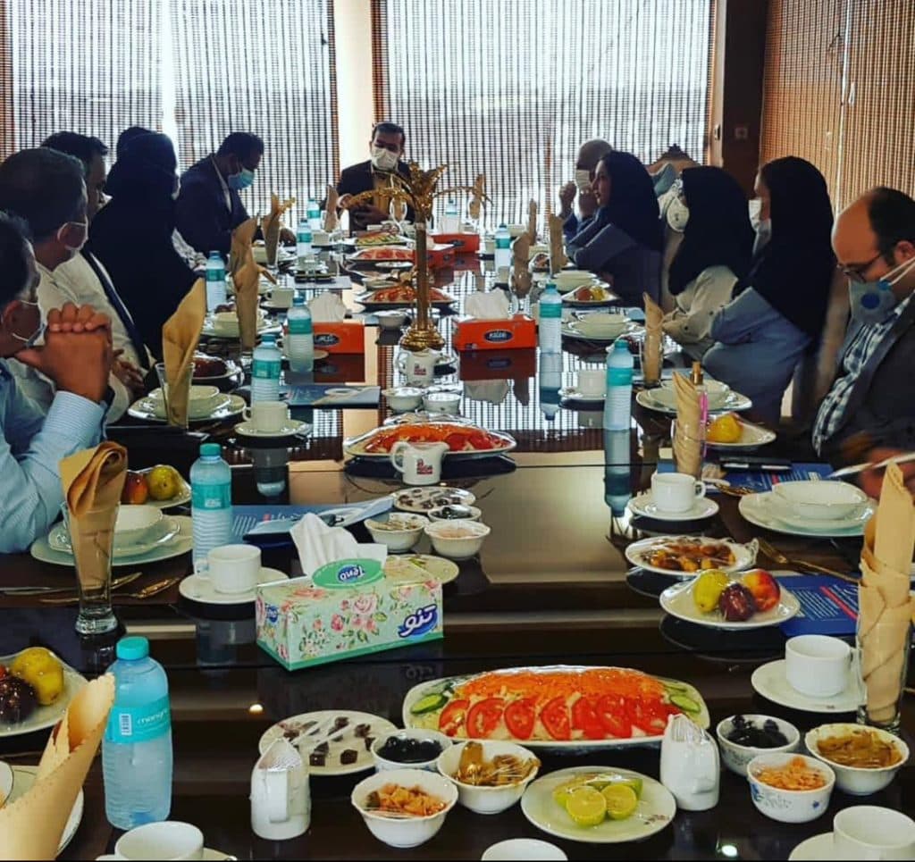 رستوران سنتی ساحلی گلدن فود قشم